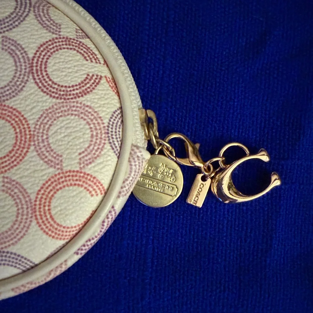AUTHENTIC Coach Circular Coin Pouch. A mini charm added. - Picture 10 of 13